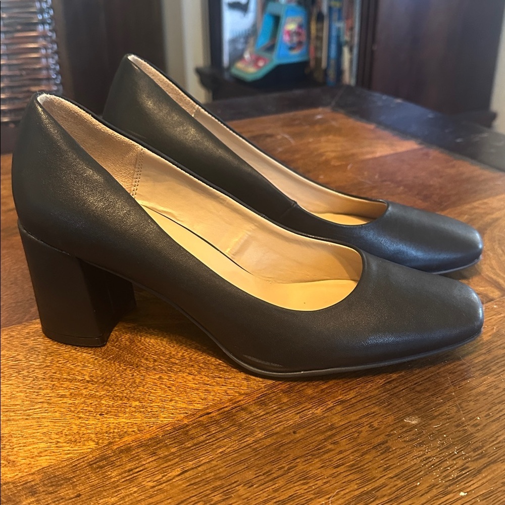 Naturalizer block heel shoes size 9 EUC - Picture 2 of 9